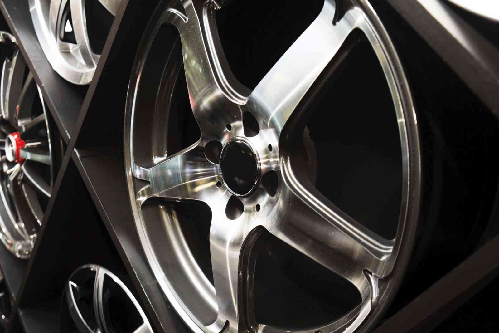 High gloss polishing of aluminium rims